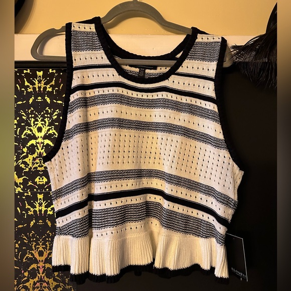 Eloquii Crochet Multi Stitch Crop Top - Picture 5 of 7